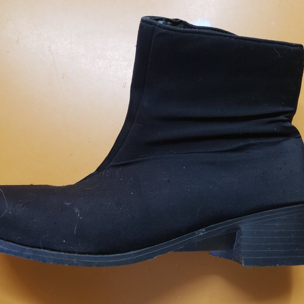 Woman's Black Boots size 6